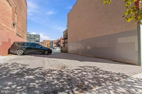 Exterior - 425 N Eutaw St, Baltimore, MD 21201 photo 3 of 4