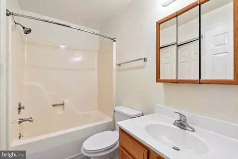 Bath - 425 N Eutaw St, Baltimore, MD 21201 photo 3 of 6