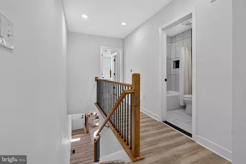 Entry Way - 2414 E Chase St, Baltimore, MD 21213 photo 7 of 9