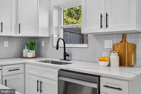 Kitchen - 2414 E Chase St, Baltimore, MD 21213 photo 3 of 3