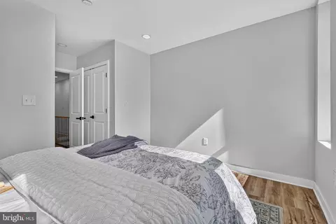 Bedroom - 2414 E Chase St, Baltimore, MD 21213 photo 5 of 5