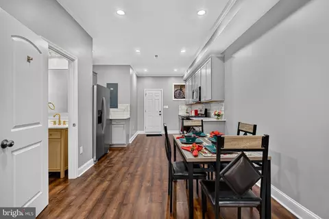Entry Way - 1656 E 25th St, Baltimore, MD 21213 photo 2 of 4