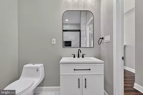 Bath - 1656 E 25th St, Baltimore, MD 21213 photo 3 of 5