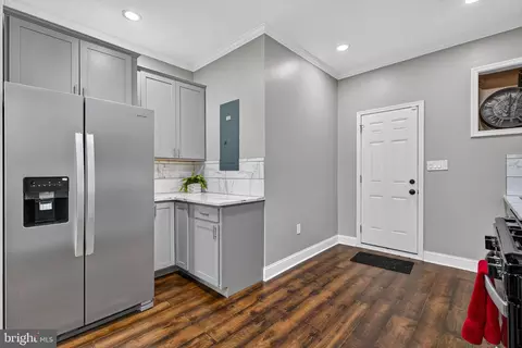 Entry Way - 1656 E 25th St, Baltimore, MD 21213 photo 4 of 4
