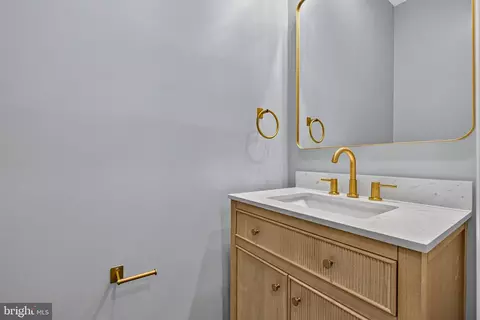 Bath - 1656 E 25th St, Baltimore, MD 21213 photo 1 of 5