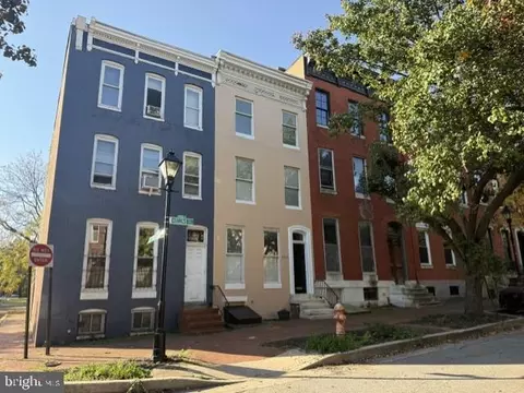 809 Hollins St, Baltimore, MD 21201 photo 2