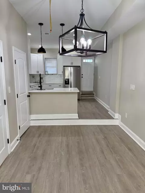 Entry Way - 1818 E Lafayette Ave, Baltimore, MD 21213 photo 3 of 8