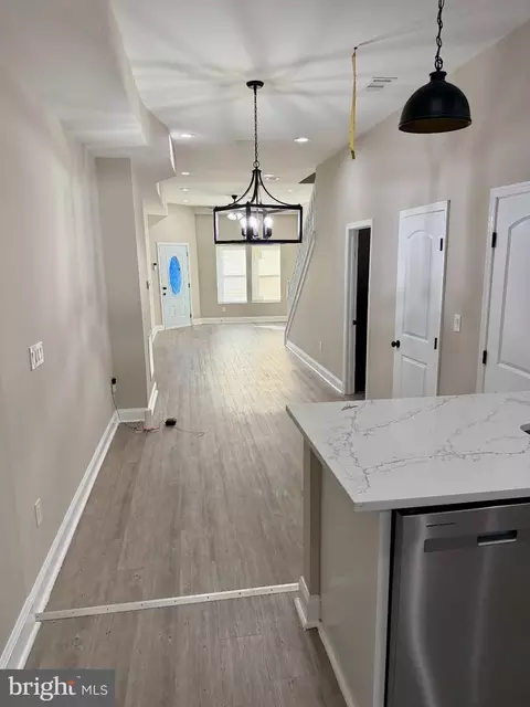 Entry Way - 1818 E Lafayette Ave, Baltimore, MD 21213 photo 4 of 8