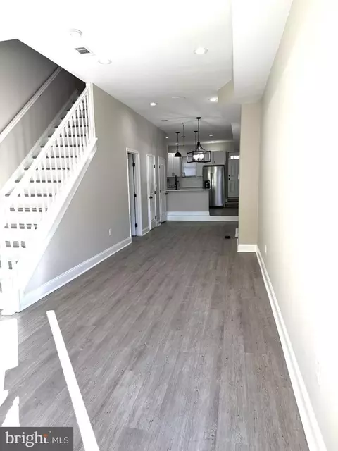 Entry Way - 1818 E Lafayette Ave, Baltimore, MD 21213 photo 2 of 8