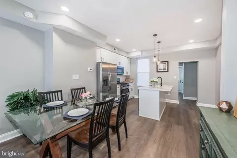 Entry Way - 3316 Cardenas Ave, Baltimore, MD 21213 photo 4 of 11