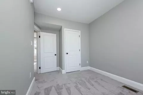 Entry Way - 3316 Cardenas Ave, Baltimore, MD 21213 photo 8 of 11