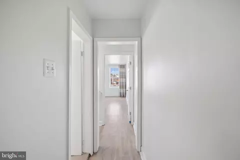 Entry Way - 3512 Mount Pleasant Ave, Baltimore, MD 21224 photo 4 of 4