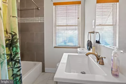 Bath - 1514 E 36th St, Baltimore, MD 21218 photo 2 of 4
