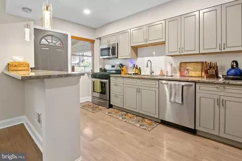 Entry Way - 1514 E 36th St, Baltimore, MD 21218 photo 6 of 6