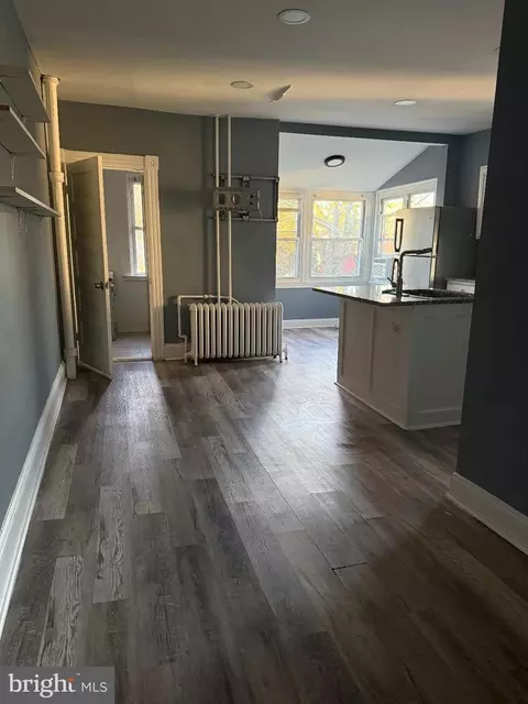 Entry Way - 2906 Grindon Ave, Baltimore, MD 21214 photo 6 of 8