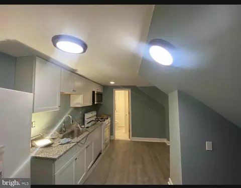 Entry Way - 2906 Grindon Ave, Baltimore, MD 21214 photo 1 of 8