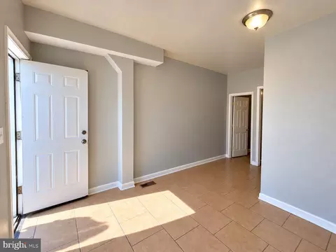 2413 E Biddle St, Baltimore, MD 21213 photo 4