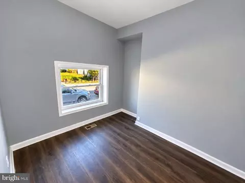 2413 E Biddle St, Baltimore, MD 21213 photo 2