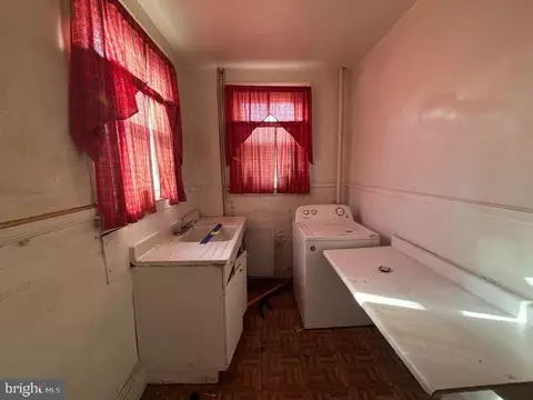 Entry Way - 611 Cator Ave, Baltimore, MD 21218 photo 2 of 7