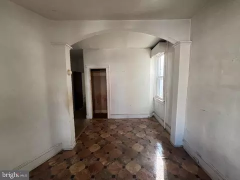 Entry Way - 611 Cator Ave, Baltimore, MD 21218 photo 3 of 7