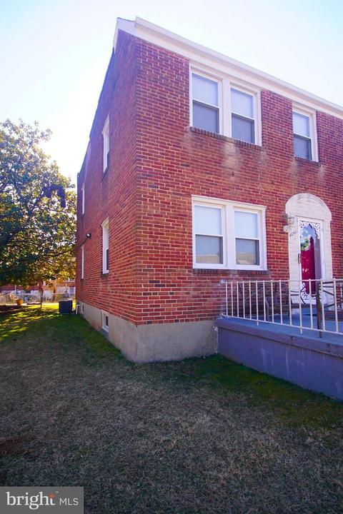 4041 Grantley Rd, Baltimore, MD 21215 photo 1