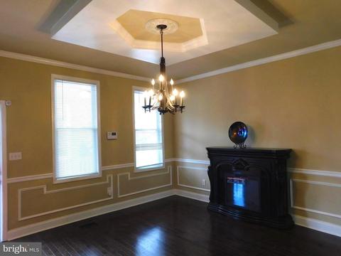 907 E 43rd St, Baltimore, MD 21212 photo 3