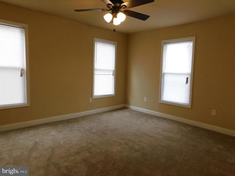 907 E 43rd St, Baltimore, MD 21212 photo 17