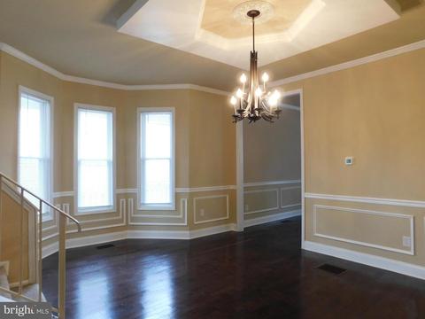 907 E 43rd St, Baltimore, MD 21212 photo 6