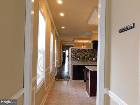 907 E 43rd St, Baltimore, MD 21212 photo 13
