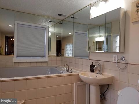 2569 Mcculloh St, Baltimore, MD 21217 photo 28
