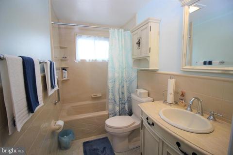 4250 Elsa Ter, Baltimore, MD 21211 photo 16