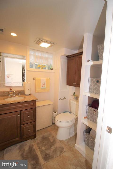 4250 Elsa Ter, Baltimore, MD 21211 photo 23