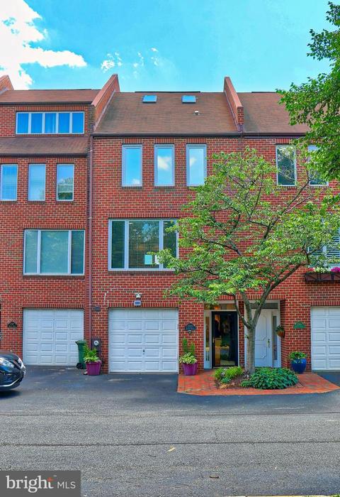 2385 Boston St, Baltimore, MD 21224 photo 1