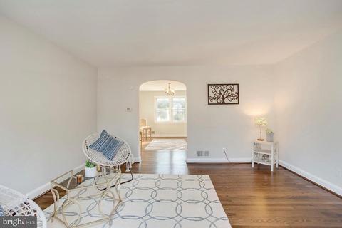 231 E Medwick Garth, Baltimore, MD 21229 photo 10