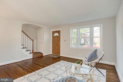231 E Medwick Garth, Baltimore, MD 21229 photo 8