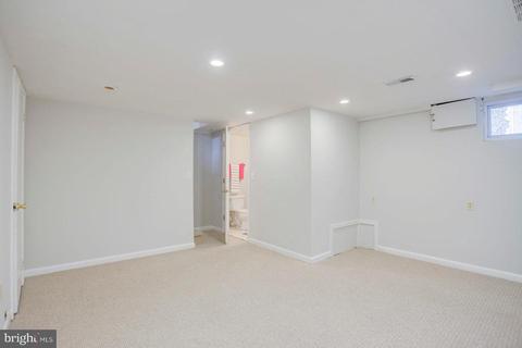 231 E Medwick Garth, Baltimore, MD 21229 photo 32
