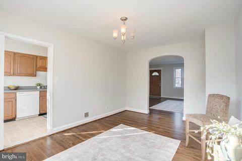 231 E Medwick Garth, Baltimore, MD 21229 photo 13