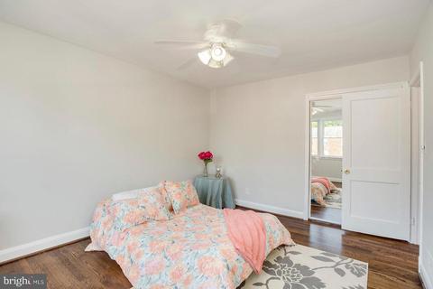 231 E Medwick Garth, Baltimore, MD 21229 photo 28