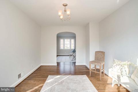 231 E Medwick Garth, Baltimore, MD 21229 photo 14