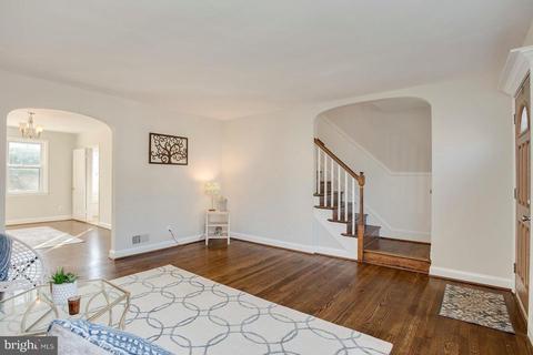 231 E Medwick Garth, Baltimore, MD 21229 photo 6
