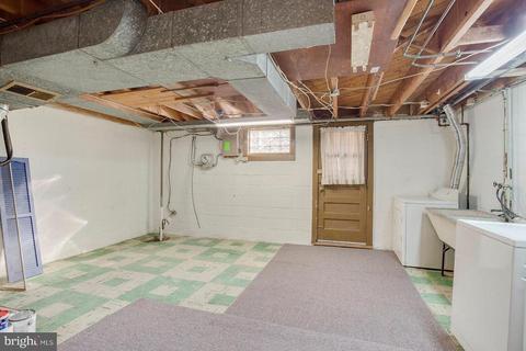231 E Medwick Garth, Baltimore, MD 21229 photo 34