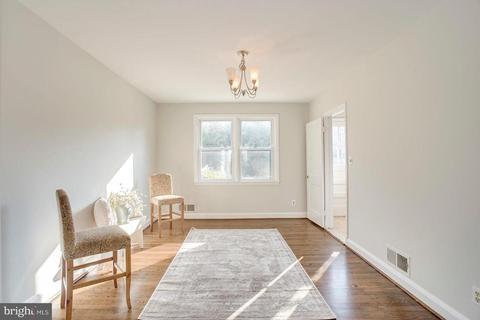 231 E Medwick Garth, Baltimore, MD 21229 photo 11
