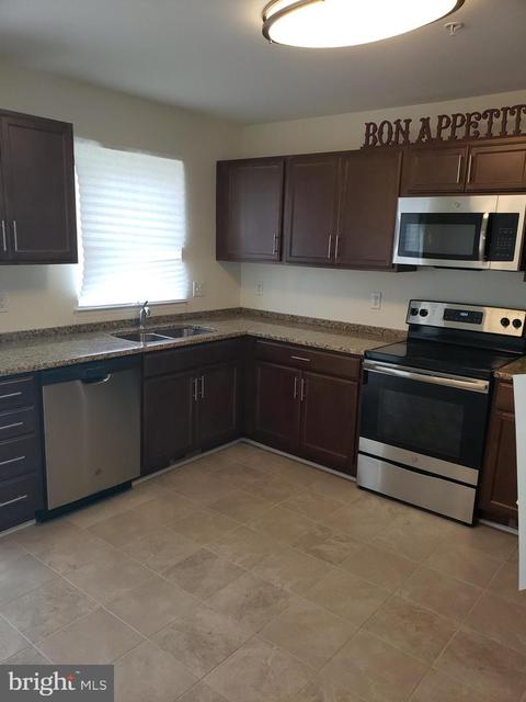 593 Baker St, Baltimore, MD 21217 photo 3