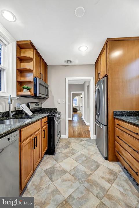 722 E Lake Ave, Baltimore, MD 21212 photo 10