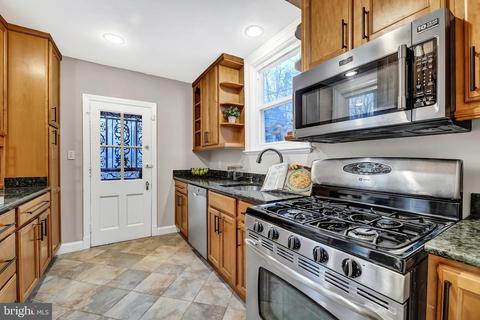 722 E Lake Ave, Baltimore, MD 21212 photo 9