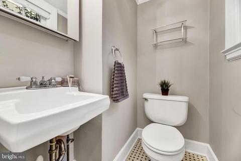 722 E Lake Ave, Baltimore, MD 21212 photo 17