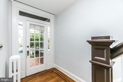 827 W 33rd St, Baltimore, MD 21211 photo 3