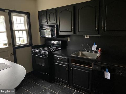 1318 Meridene Dr, Baltimore, MD 21239 photo 4