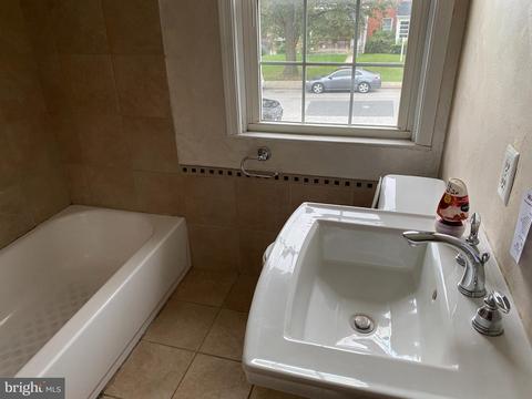 1318 Meridene Dr, Baltimore, MD 21239 photo 7