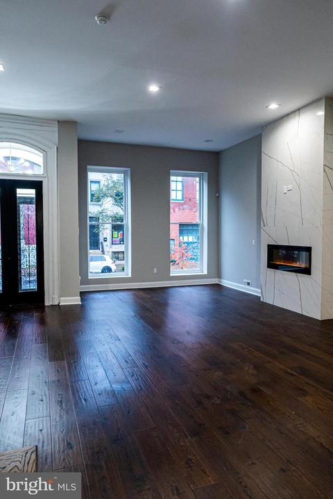 1413 Madison Ave, Baltimore, MD 21217 photo 2